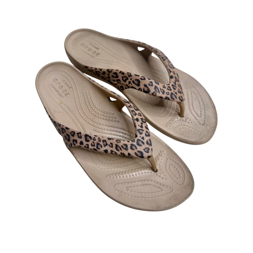 CROCS Women's 9 Kadee II Leopard Print Thong Flip Flop Sandal Shoes Tan